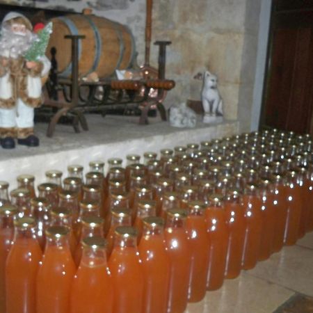 مبيت وإفطار La Hoguette La Roulotte De Pommette Et Billy المظهر الخارجي الصورة