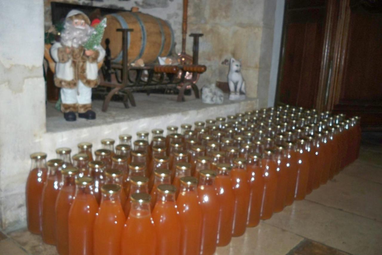 مبيت وإفطار La Hoguette La Roulotte De Pommette Et Billy المظهر الخارجي الصورة